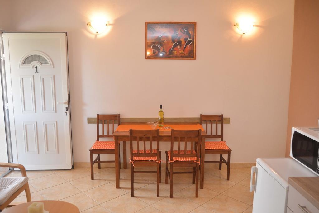 ביוגראד נה מורו Apartments Salamun מראה חיצוני תמונה